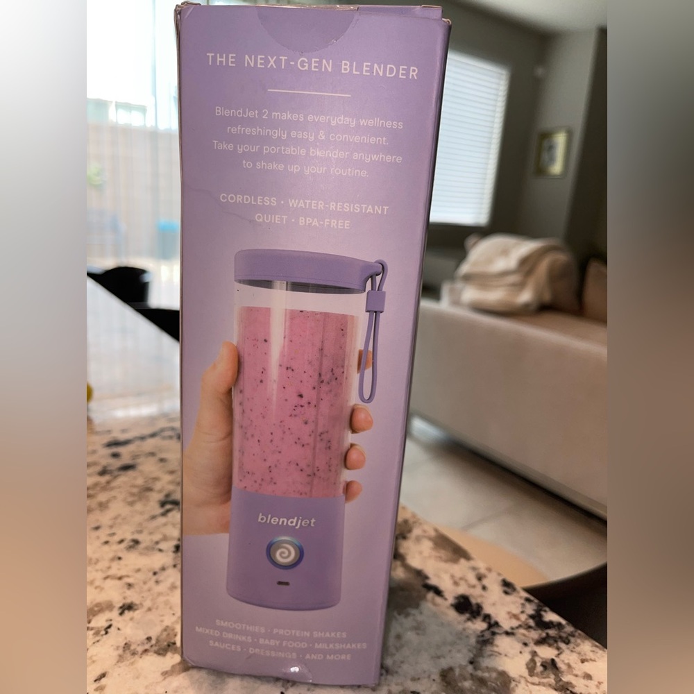 Blendjet- purple 🍓🍌🥝 - Picture 2 of 4